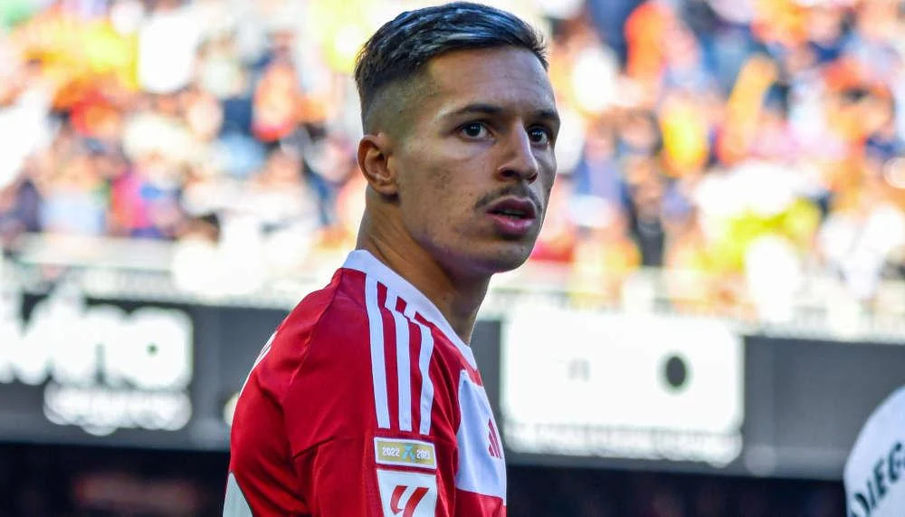 Der FC Bayern hat den ersten Transfer für das Jahr 2024 eingetütet