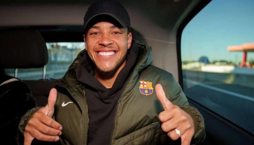 Barça-Neuzugang Vitor Roque ist in Spanien gelandet