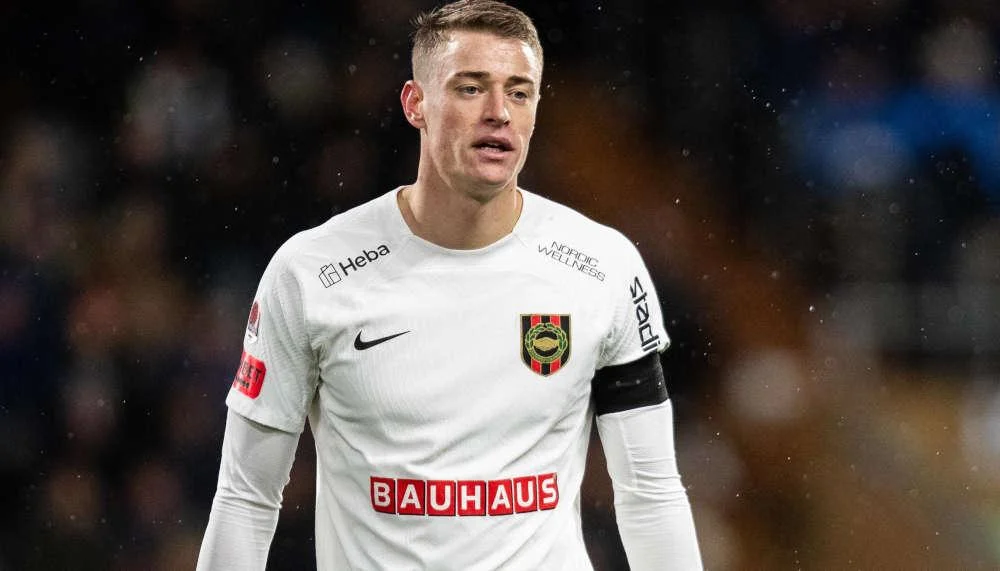 Schwedischer Verteidiger Jesper Löfgren vor Unterschrift in Luzern