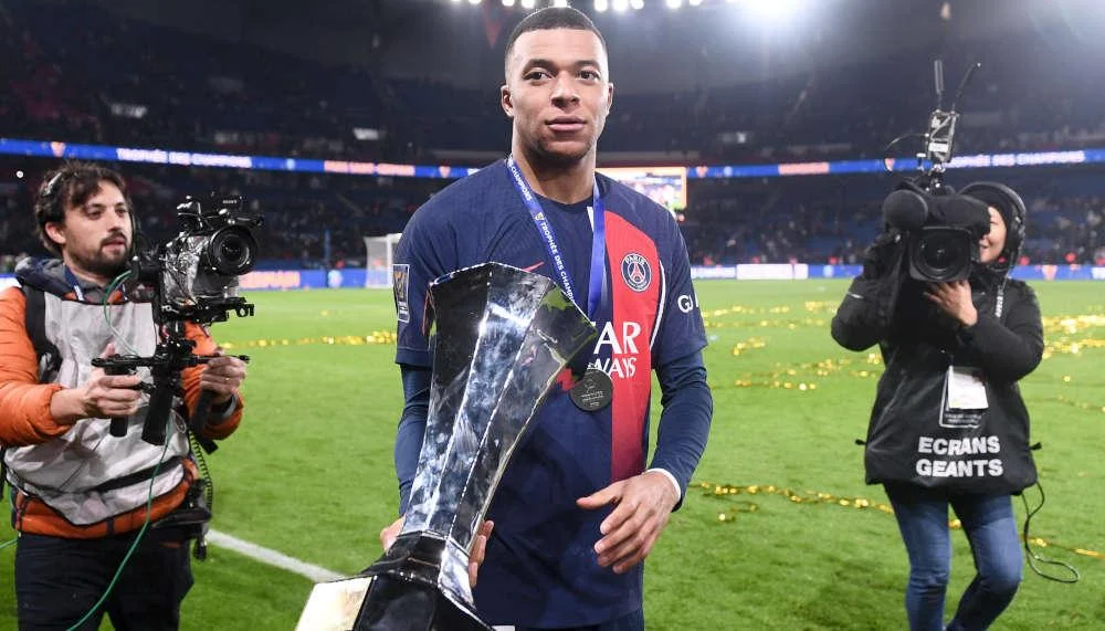 Kylian Mbappé spricht nach Supercup-Sieg über seine Zukunft
