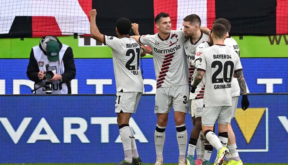 Xhaka mit Leverkusen weiter ungeschlagen – Kobel patzt mit BVB