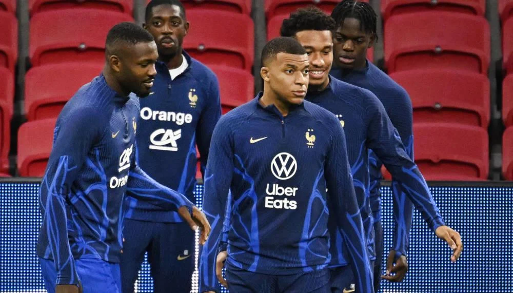 Kylian Mbappé hat PSG-Teamkollegen über seinen Abgang informiert