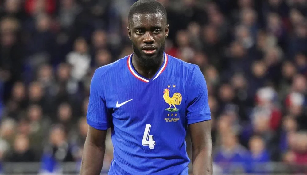 Ein Premier League-Klub klopft bei Dayot Upamecano an