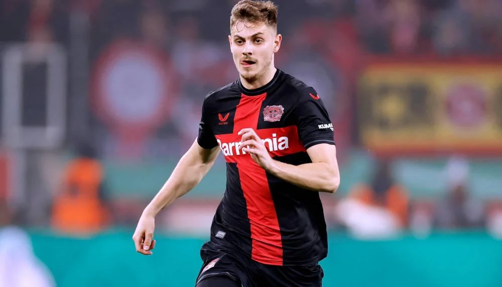 Leverkusen arbeitet auf einen Verbleib von Josip Stanisic hin
