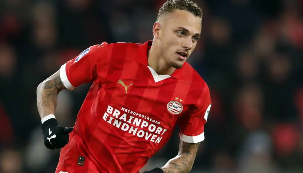 Arsenal-Transferziel Noa Lang trainiert bereits im Gunner-Shirt