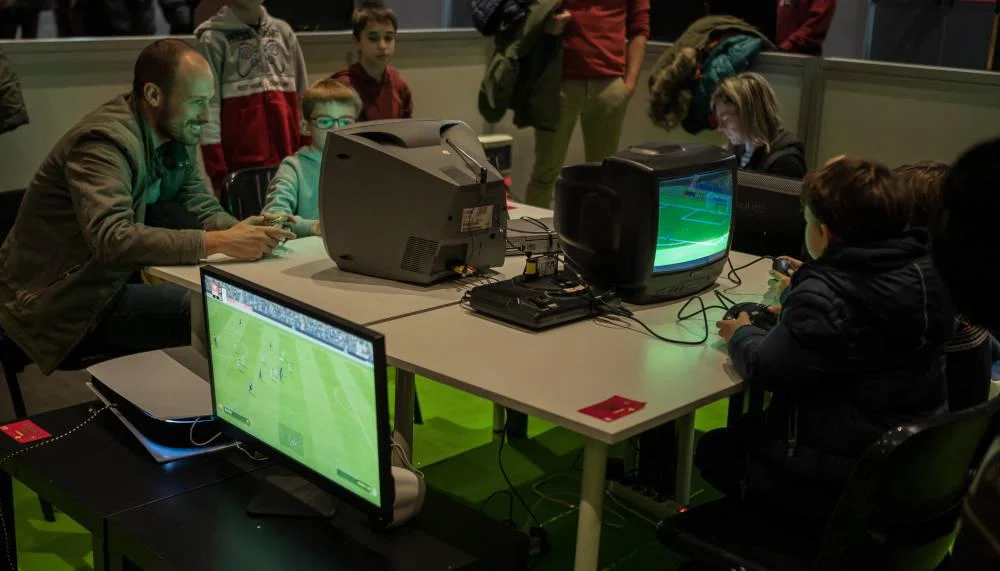 Was verbindet Fussball und Videospiele?