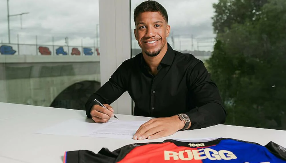 Kevin Rüegg bleibt beim FCB und unterschreibt für 3 Jahre