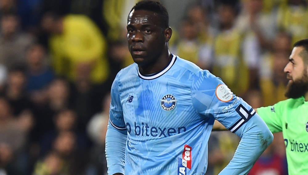 Mario Balotelli bewirbt sich bei einem neuen Klub