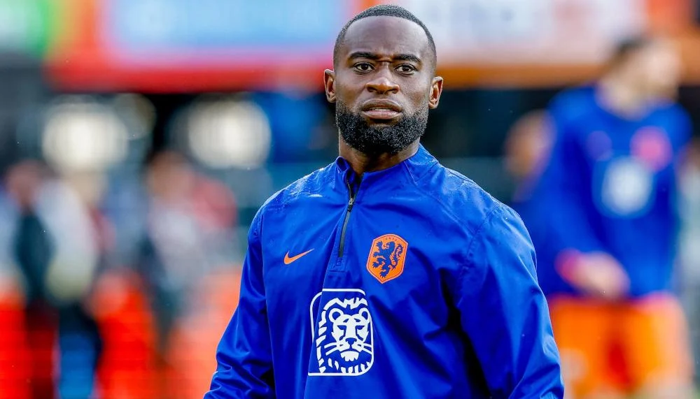 PSG drückt bei Lutsharel Geertruida aufs Tempo
