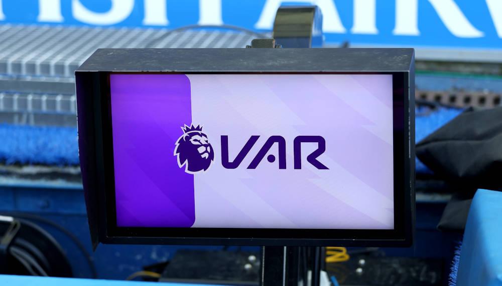 Was ist das VAR-System und wie hat es den Fussball verändert?