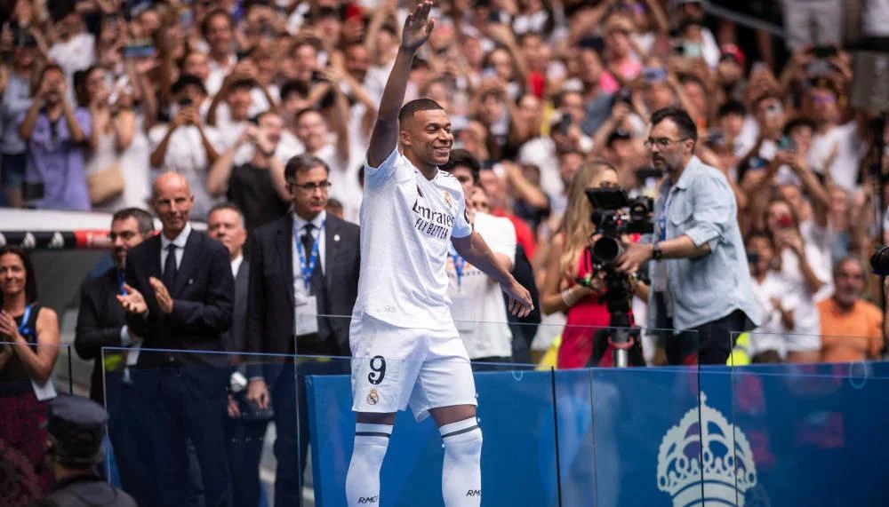 Mbappé präsentiert sich im Santiago Bernabeu: «Werde mein Leben geben»