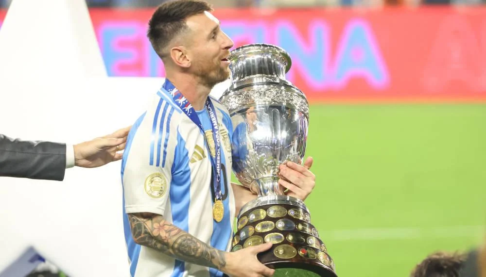 Argentinien gewinnt Copa America, Messi weint verletzt
