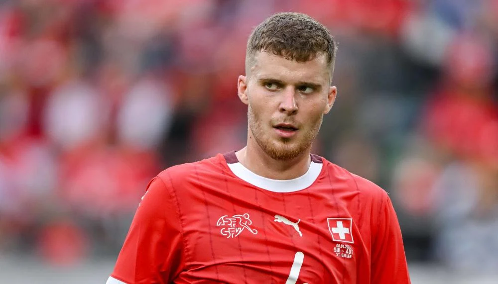 Schweizer Elvedi im zweiten Anlauf in die Premier League?