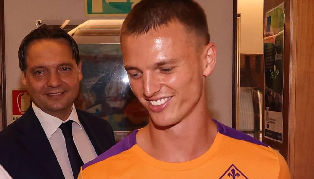 Fiorentina krallt sich isländischen Torjäger