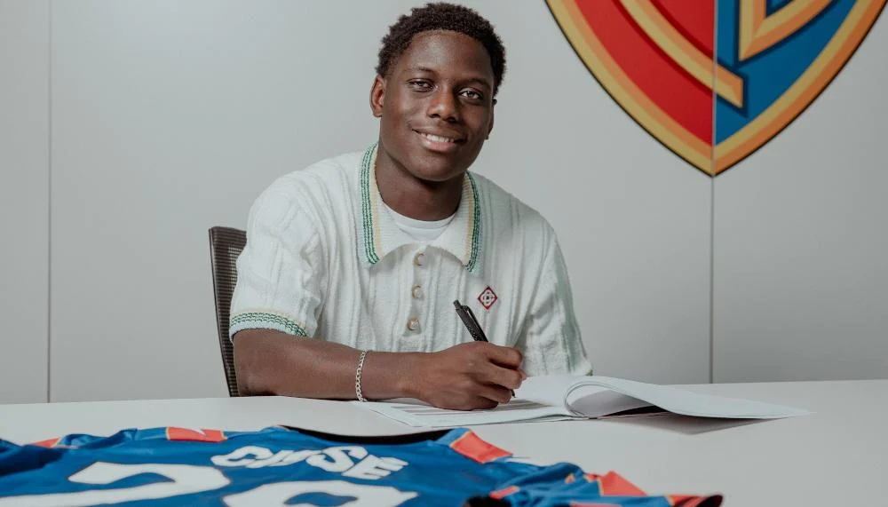 Neuzugang beim FCB: Moussa Cissé unterschreibt langfristig