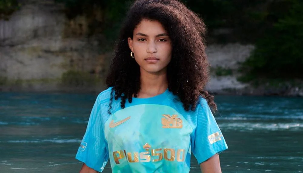 YB präsentiert 3. Trikot – Hommage an die Aare