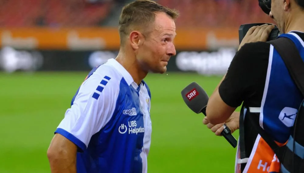 Captain Amir Abrashi steht gegen Lugano in der GC-Fankurve