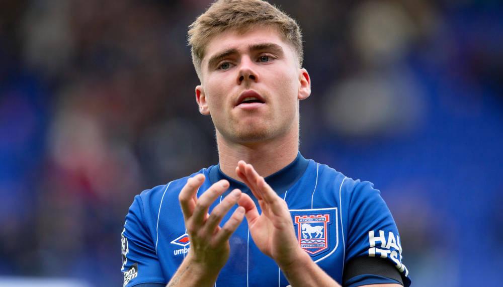 Englische Fans fordern Senkrechtstarter Leif Davis in Nationalelf