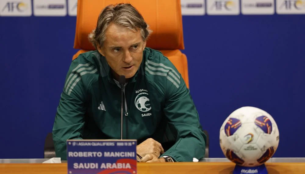Saudi-Trainer Roberto Mancini beschimpft Journalist