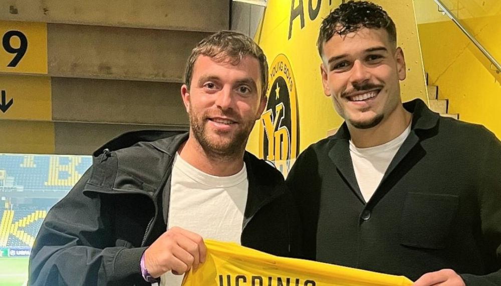 YB-Profis posieren im Wankdorf mit Transferguru Fabrizio Romano