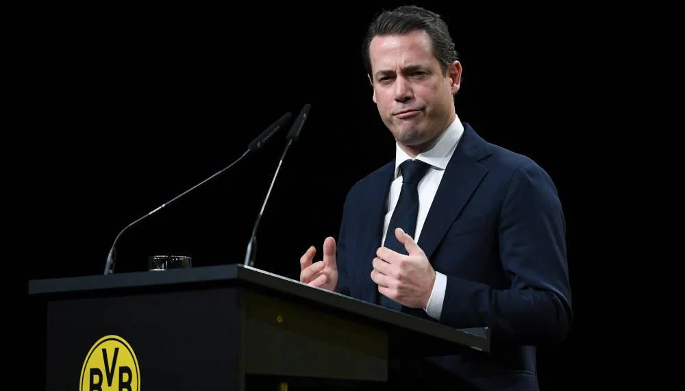 Lars Ricken wehrt sich gegen Kritik am BVB-Kader