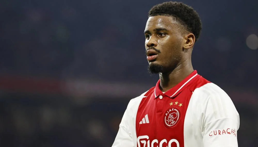 Real Madrid hat das Ajax-Juwel Jorrel Hato im Visier