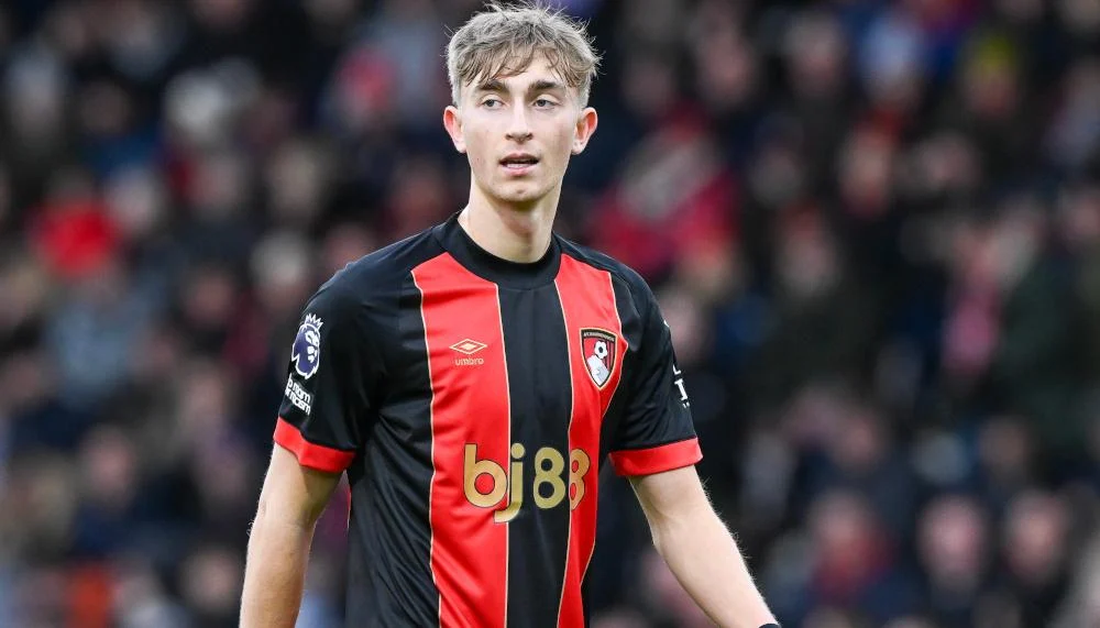 Dean Huijsen hat seinen Vertrag bei Real Madrid unterschrieben