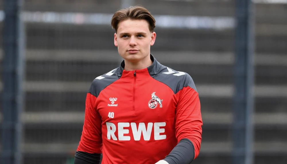 Köln lehnt erstes Bayern-Angebot für Jonas Urbig ab