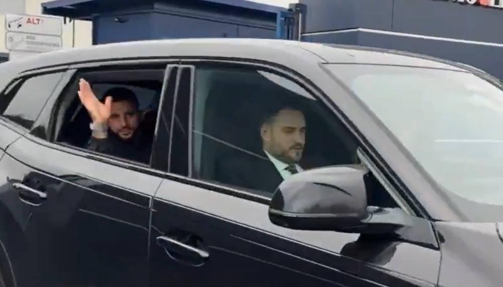 «Ciao» – Kyle Walker wird in Mailand von Journalisten empfangen