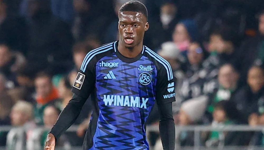 Chelsea sichert sich für 20 Millionen Verteidiger Mamadou Sarr