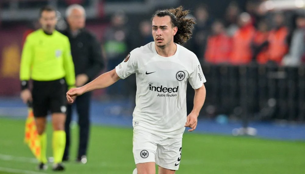 Eintracht Frankfurt verpflichtet Leihspieler Theate fest