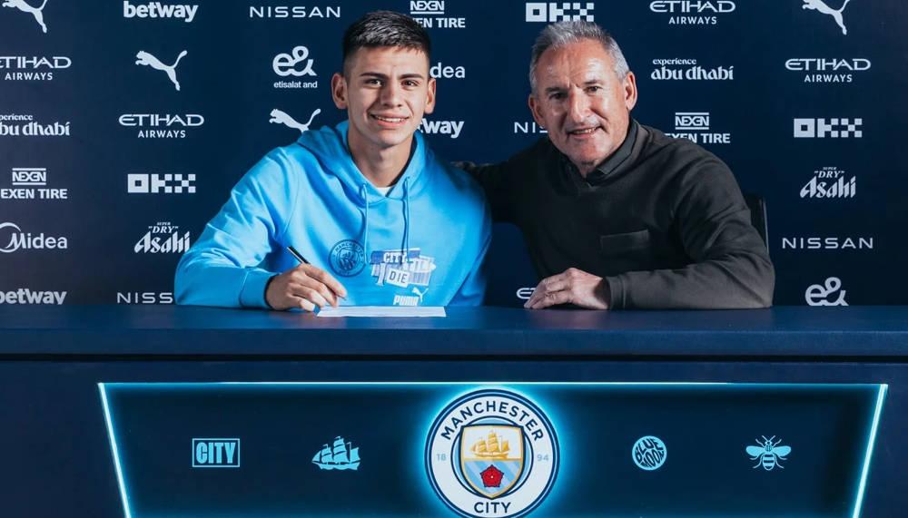 Pep Guardiola kann bei City ab sofort auf Supertalent Claudio Echeverri zählen