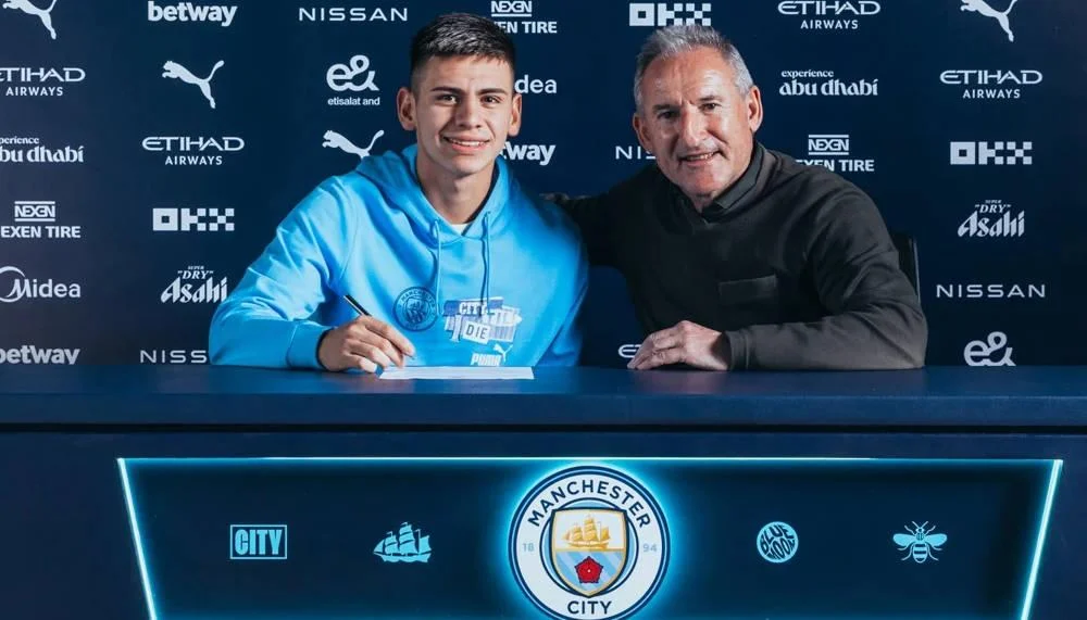Pep Guardiola kann bei City ab sofort auf Supertalent Claudio Echeverri zählen