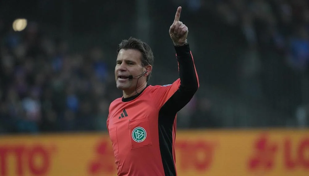 Rekordschiedsrichter Felix Brych beendet Karriere