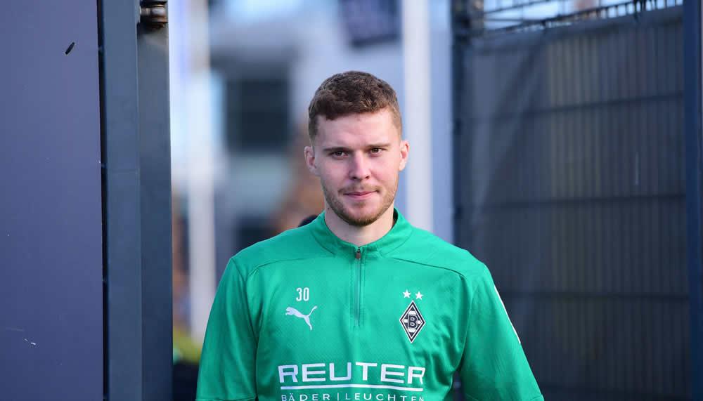 Im Video: Nico Elvedi trifft unglücklich ins eigene Netz