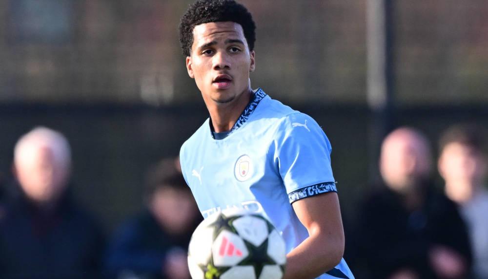 Die Bayern schicken wegen Divine Mukasa Scouts zu ManCity