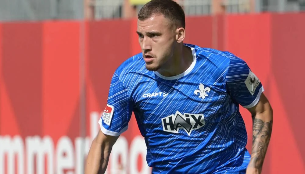 Schweizer Stürmer Filip Stojilkovic ein Thema bei Roter Stern Belgrad