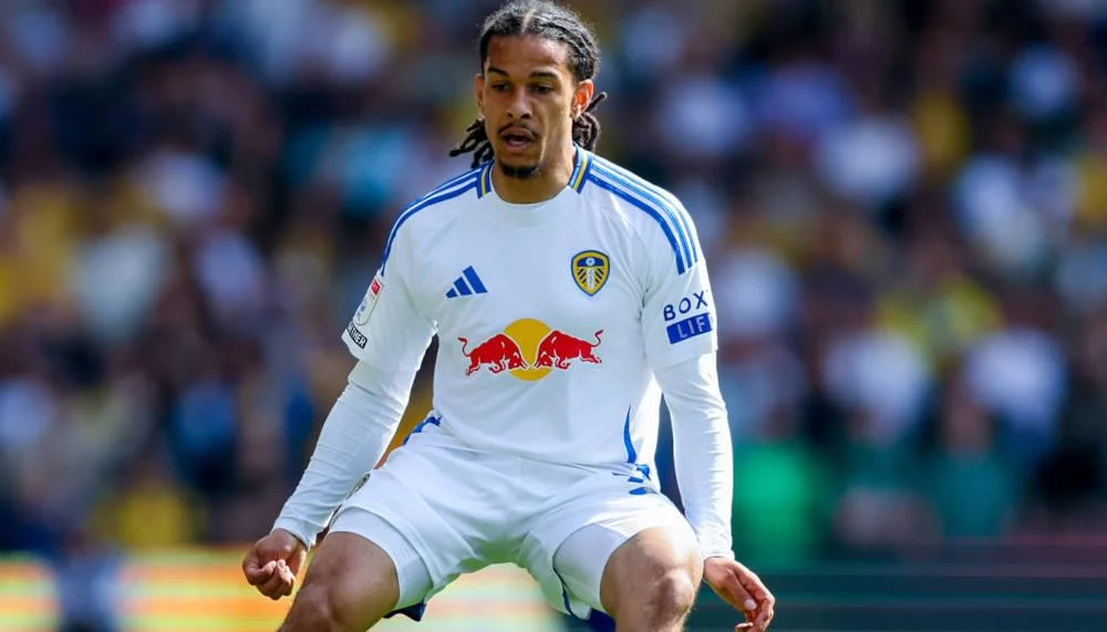 Isaac Schmidt verlässt Leeds United nach einem Jahr wieder