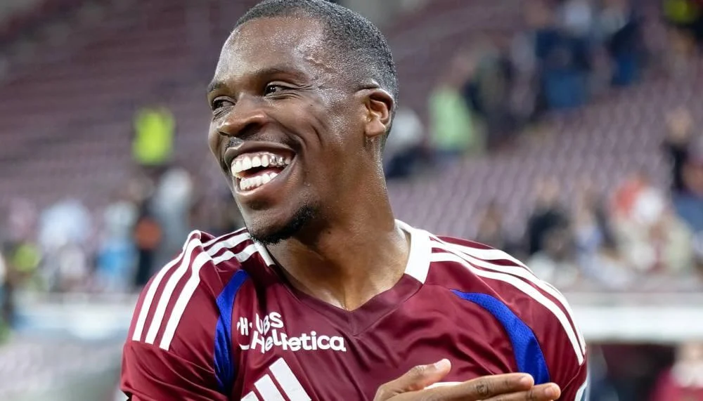 Servette verabschiedet seinen Nati-Stürmer Dereck Kutesa offiziell