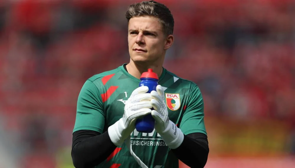 Vertrag von Augsburgs Erfolgskeeper Finn Dahmen hat sich automatisch verlängert