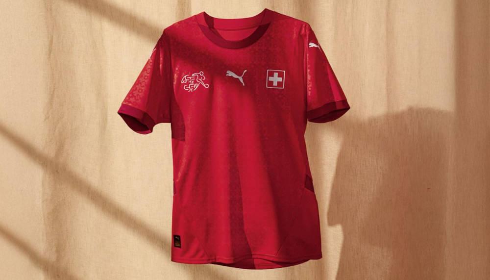 Die Schweizer Nati präsentiert das neue Trikot für die Heim-EM