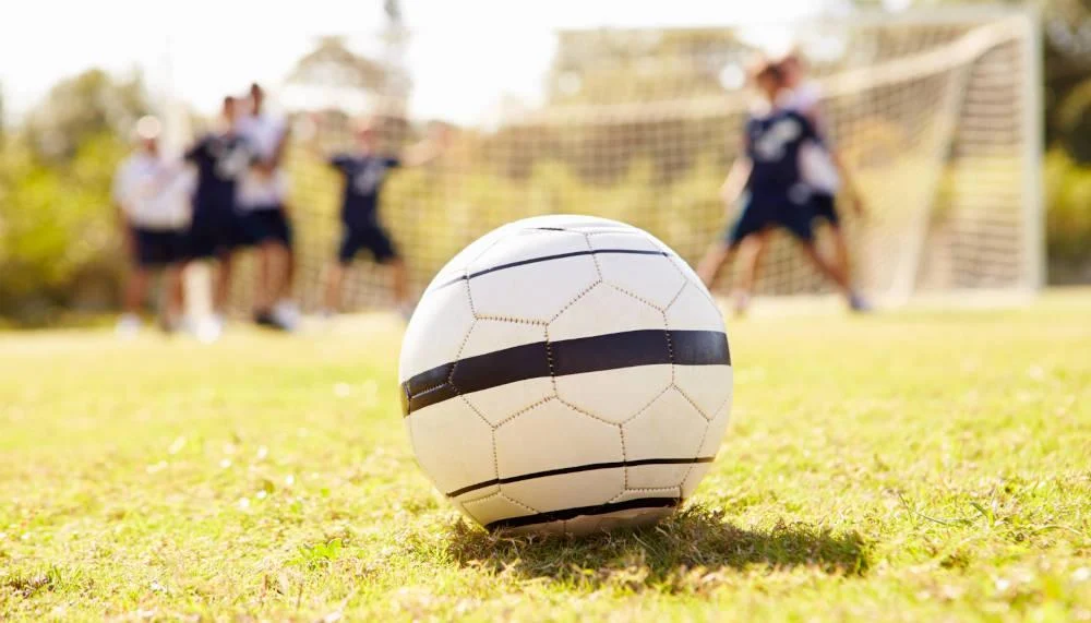 Vom Bolzplatz zur Weltbühne: Die Reise eines Fussballers