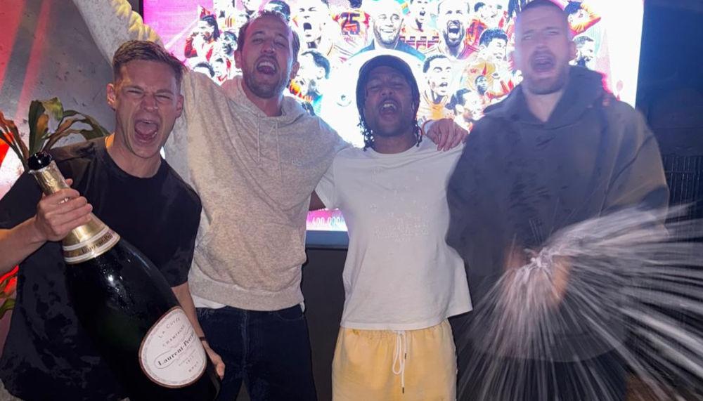 Harry Kane wird bei seinem 1. Titel zum Partyanimal