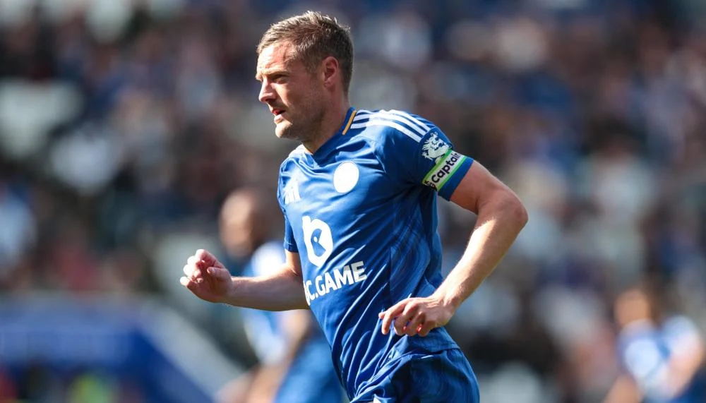 Kuriose Szene in England: Jamie Vardy wird plötzlich zum Schiri