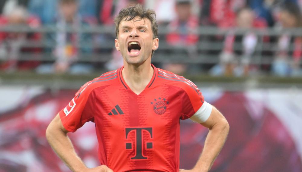 Plaudert ein Weltmeister hier die Zukunft von Thomas Müller aus?
