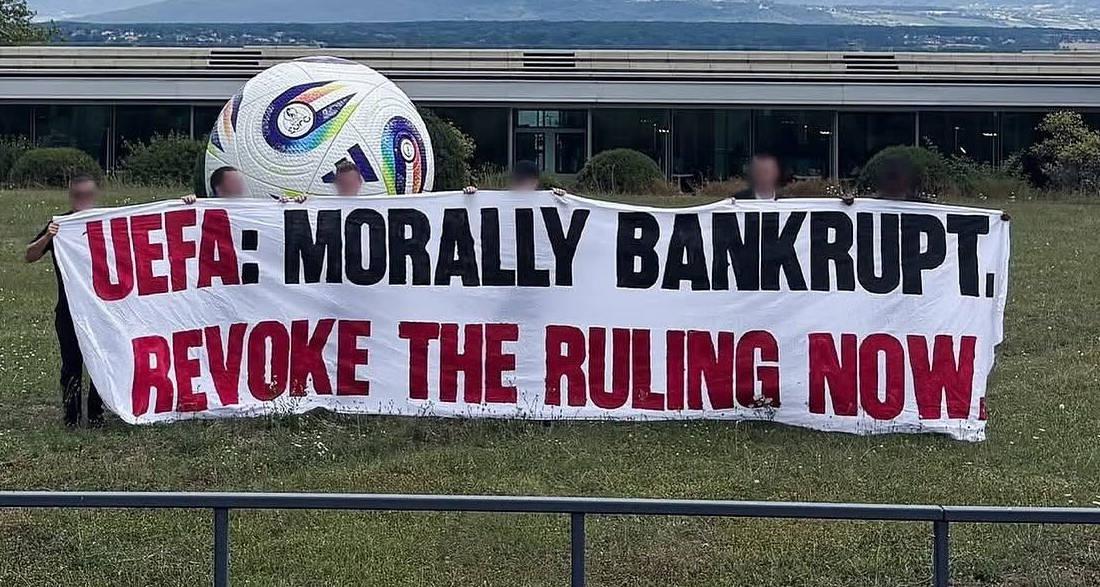 Crystal Palace-Fans protestieren am UEFA-Hauptsitz in der Schweiz
