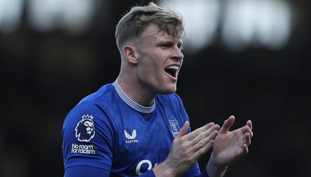 Unerwartete Verlängerung: Branthwaite hält Everton die Treue