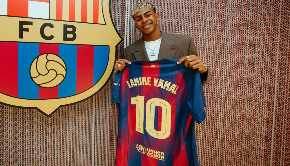 Lamine Yamal erhält bei Barça offiziell die Rückennummer 10 überreicht