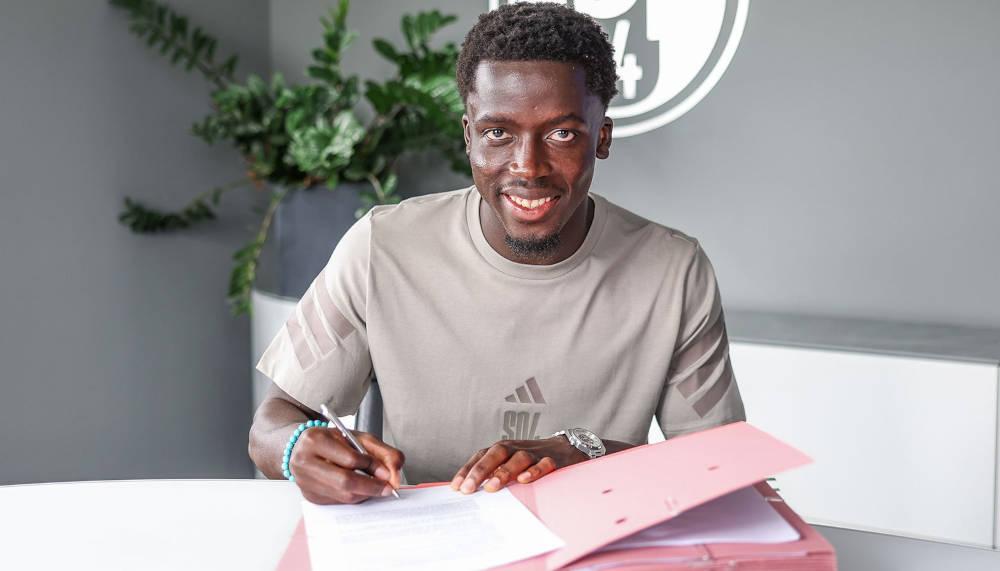 Winti-Stürmer Christian Gomis hat auf Schalke unterschrieben
