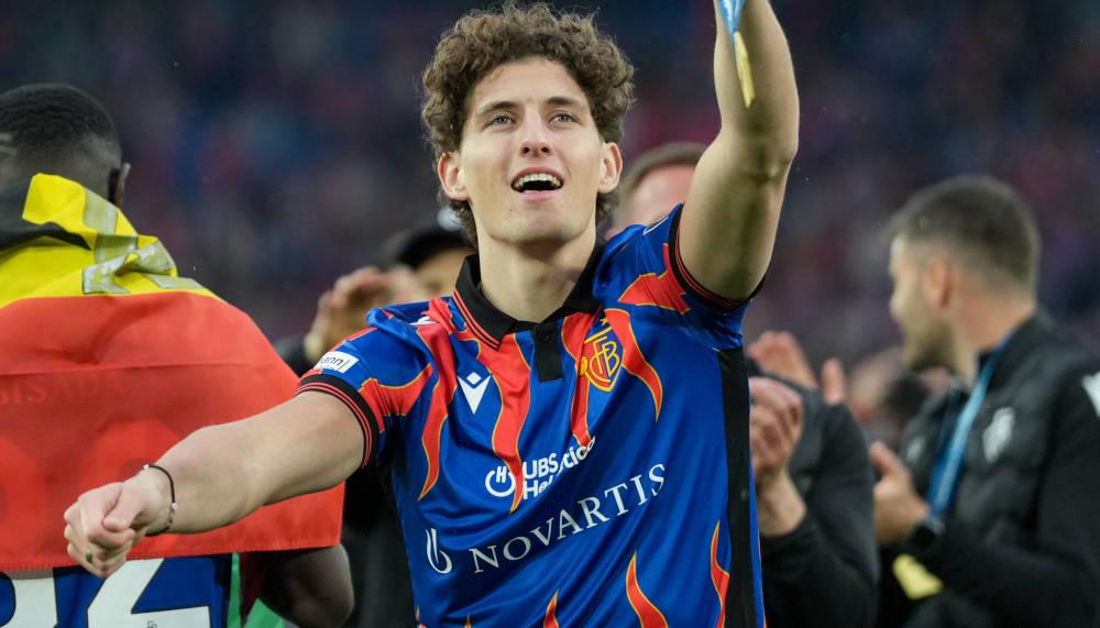 Der FC Basel könnte van Breemen an Super League-Konkurrenten abgeben